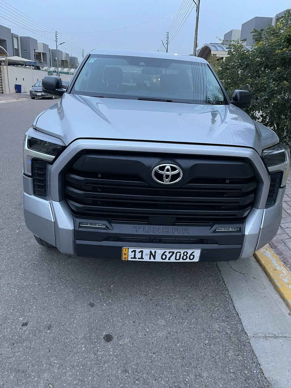 السلام عليكم تندرا ٢٠٢٣  SR5 ماشية ٢٣ الف كيلو مكفولةكفالة عامة حادث تقرير مياه شغالة من امريكا مواصفات رادار امامي خلفيحساسات امامي وخلفي كامرة  خلفية نقطة عمياء محرك ٣٥٠٠ تون توربو مكان السيارة بغداد العامرية مرقم بغداد السعر ٢٩٠ $ موبايل ***********
