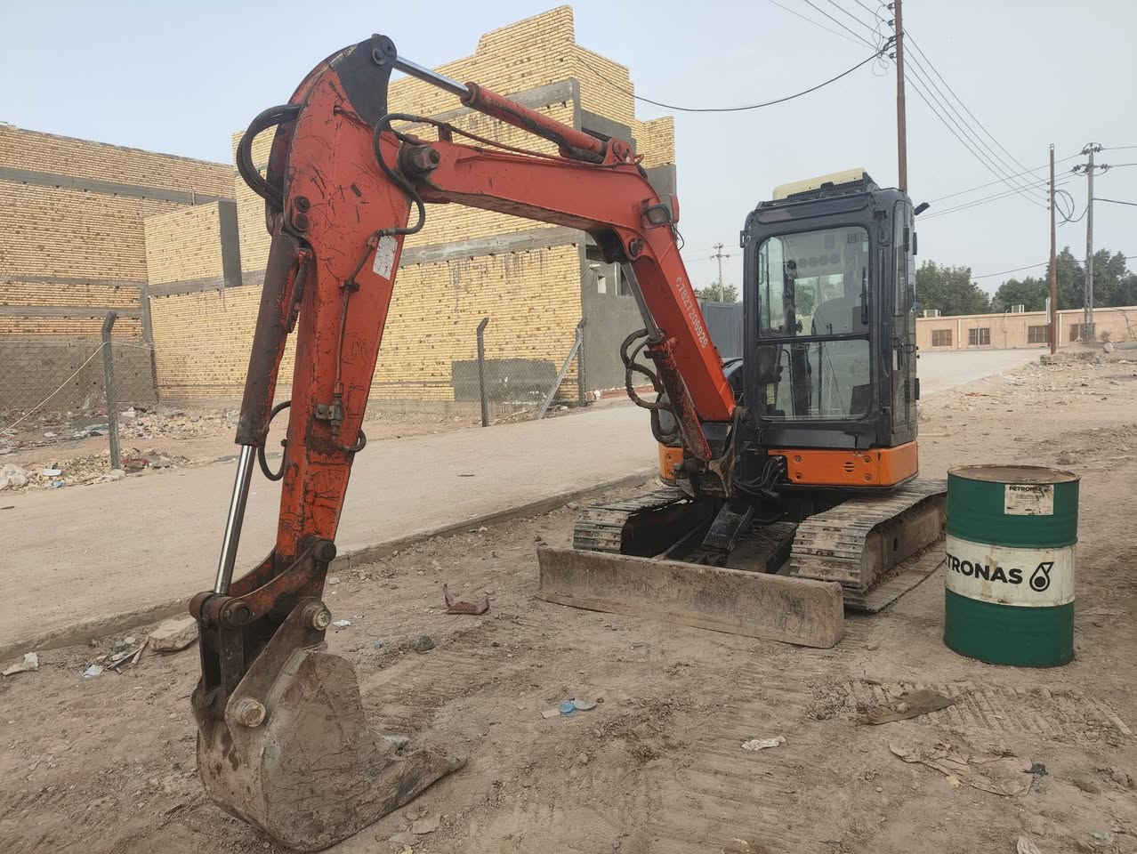 حفاره Z 2009مكينه جديده ويجي وياها جك همر وكيله جبيره 60 وكيله مال بواري زغيره
للاستفسار/***********
