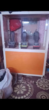 فاترينة وثلاث خلاطات للبيع للاستفسار الاتصال07736031318