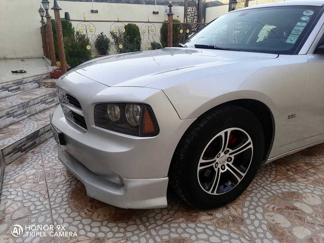 السلام عليكم جارجر موديل 2009 سياره رقم اربيل بسمي شرط الوكاله التحويل سياره جاهزه من كلشي مابيها نقص ابد تبريد شغال ثلج تايرات نضيفه طخمها امامي وخلفي جديد شاشه كامره مضخم صوت بيها جاملغ امامي تبديل شركه بدون دواخل بيها مكنات بارد كير محرك شرط السعر 118 ورقه *********** *********** سياره ستخدام شخصي بشرط ما مشتغله خط سونار موجود
