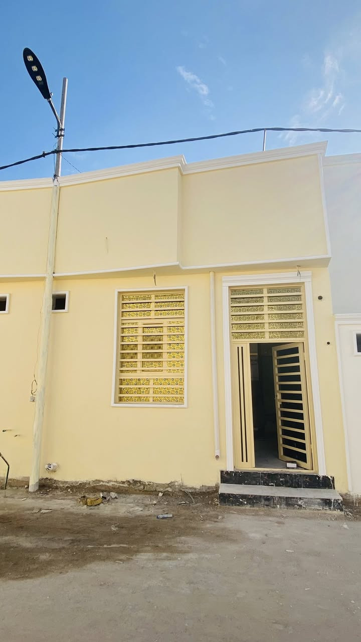 السلام عليكم ورحمة الله وبركاته 

📌 دار طابو زراعي للبيع في النجف
📌 مقابيل ملحق قرية الغدير عمود 325 بالخط الاول 
📌 بناء درجة اولى وجديد وقريب جدا من الشارع العام 
📌 المساحة ٥٠م  طابق واحد
📌 قرار محكمة باسم المشتري لضمان حقه
📌 (تبليط + ماء + كهرباء+ انارة + سوق + مدارس )
📌 السعر 28  مع المجال

للاستفسار ***********

‎ #بغداد #النجف #شراءعبرالانترنت #هاشتاك #مجمعات #زراعي #طابو #الشعبالصينيمالهحل #دار #دارللبيع #مساحة50م  #عروض #بيع #بيوت #عقارت #طابو #اكسبلور #بيت_زراعي #بيت_مناسب #بيت_50متر
