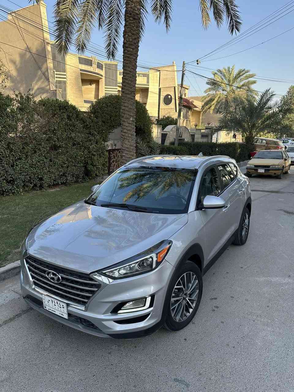 السلام عليكم 
توكسان ٢٠٢٠ وارد امريكي 
ماشية ٤٩ الف فقط 
فول مواصفات عدا البنوراما 
حادثها جاملغ وبنيد السونار مرفق
كير محرك بلاديات بدون فتح 
سيارة جاهزة بدون نقص 
مكاني بغداد سعرها ١٥٥ ورقة 

للاتصال فقط : ***********
