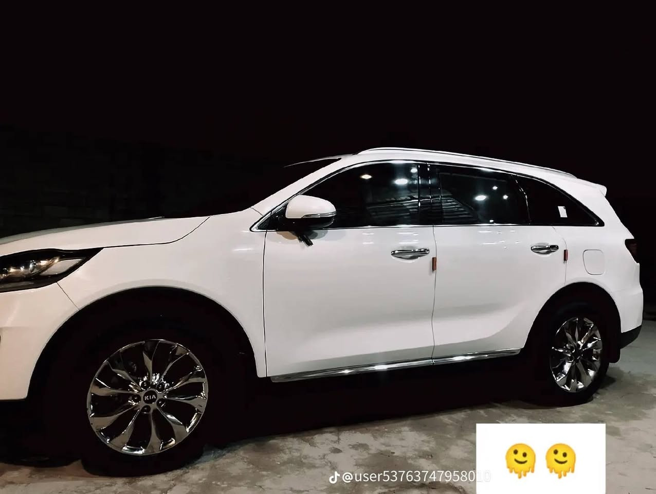 السلام عليكم للبيع
كيا سورنتو موديل 2020 

🔥 مواصفات 🔥 
خليجي 
6 سلندر
بصمه تشغيل 
كشنات جلد 
كشن كهرباءي متحرك 
شاشه كامره دواره 
حساس خلفي امامي
تحكم استيرن جهتين 
مري شفط 
اشاير بالمري 
جنطه كهرباء
 لايت لد زنون 
دبل شباك
 7 راكب 
3قطع تبريد 
سيارة كفالة عامة 
رقم قادسيه مداور ثاني يوم 
سياره جديده وجاهزه مكينه وكير وتايرات وتبريد
الاستفسار 

***********
