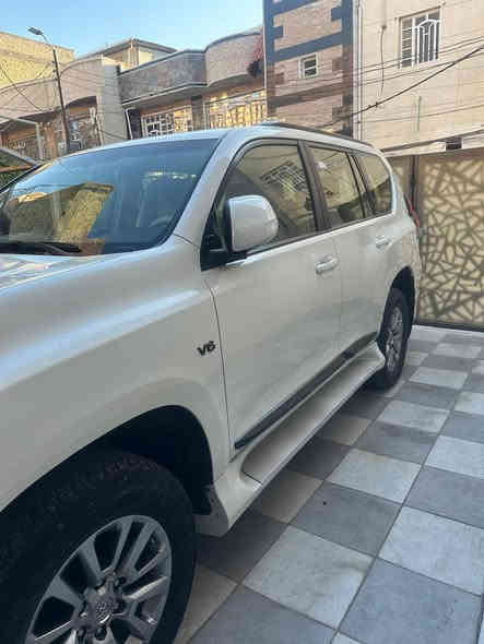 السلام عليكم .

للبيع تويوتا برادو  موديل ٢٠٢١

كويتي

 GX. R
 رقم بغداد  شبه مميز بااسمي  اللوحات الجديده هزه وسنويه
ماشيه ٢٩ الف كيلو   . 

محرك 6  سلندر 4000 
السعر $٤٦٥٠٠ 

مواصفات السيارة .نص الفول  

سيارة جديدة
بصمه. مكفولة كفالة عامة من الصبغ ومعجون وحت الشخط

المري شفط.والاشاير بالمري.

كراسي  جلد كهرباء  ( الاماميه ) 

تحكم استرين جهتين.

لايتات زنون.

حساسات امامية و خلفية مع كأمره .

ثلاجه .

اسبير تعليك.

دخول ذكي .مع اربع جامات اوتو.

طفايه حريق .

نظام APS . 

 شاشه عدد٣

مانع انزلاق.  

 بغداد شارع فلسطين او صليخ ٦٠٠ //
رقم الهاتف  ***********
