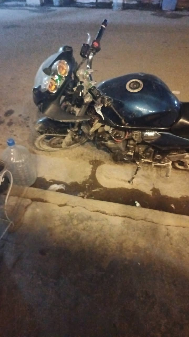 سلام عليكم بطحات ثنين ساسوكي ١٢٠٠ 
سوده /وزركه 

الزركه طلع بيها صوت بلمكينه ماعوف شنو شغاله وتمشي مكفوله سابقا

السوده بدلت زنجيل صار عندي ضرف 
مكينه مكفوله كفرات كامله 

قيم بليرضي الله 
مكاني بغداد الشعب


**إذا كنت صاحب هذا الإعلان وتريد حذفه لأي سبب، رجاءا أرسل رسالة إلى الدعم الفني**