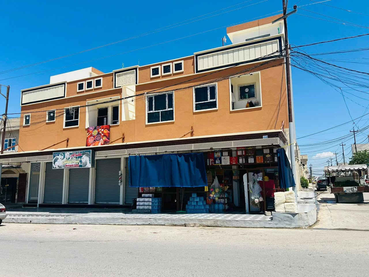 ♦️للبيع للبيع للبيع للبيع♦️
🏢عمارة تجارية 📍في حي السماح
على الشارع العام الرئيسي
الوارد الشهري 1500,000
📐المساحة ٢٠٠م ركن واجهة ٢٠م على شارع ٢٠م الرئيسي
تتكون من ٧ محلات و٣ وحدات سكنية
الوارد الحالي مليون ونص شهريا 
للإستفسار ع السعر الإتصال
📞***********
📞***********
مكتب المروة لتجارة للعقارات والمقاولات العامه نستقبل جميع العروض العقاري عنوان المكتب حي السماح علا شارع 20مقابل مول القمه
