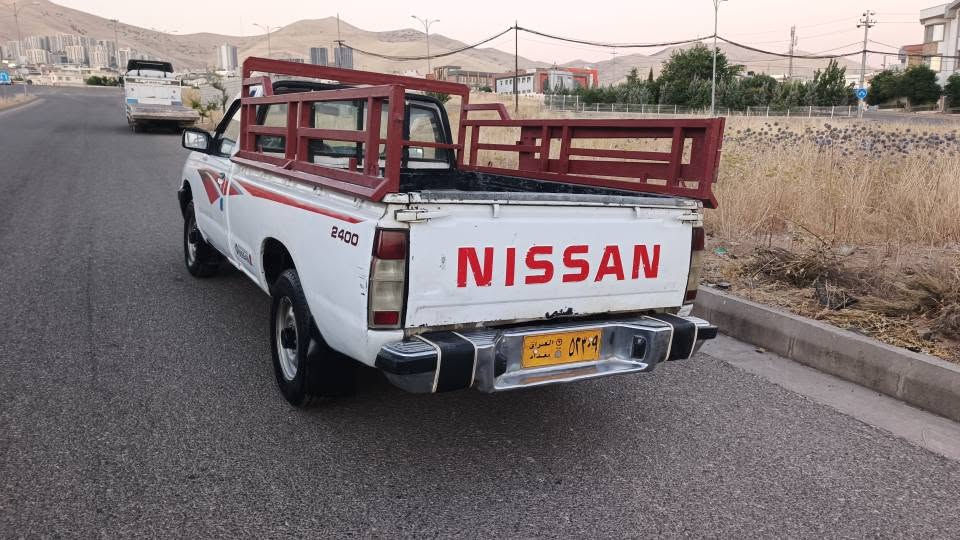 بەناوی خوای گەورە نیسان بۆفرۆشتن مۆدێل 2001 سەیارەکە تەبرید نیە پاوەرە جام کارەبایە چوارتایەی دلوبی لۆکی لەسەرە سەیارەکە  حیزام نیە من بەحیزام ئەیفرۆشم بەس پاەمپی هەیە لەسەر ساخی ئاڕمی پلاسیک سلێیمانی بەشەرت ئاڕمو ئەوەلیاتو خرامە بەشەرتی گێڕومەکینەو ئەکسل ***********لەسلێیمانیم  سەیارەکە ماڵی کەسابەتە گۆڕینەوەیش دەکەم  لەسەر دڵ گرتن كركوك, العراق
