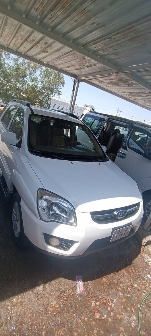 السلام عليكم 
سبورتج 2010 
سياره كفاله عامه خليجيه 
محرك 2000 دوش 
السياره ما ناقصها كل شيء 
رقم اربيل الجديد 

عنوان السياره بابل الهاشميه
***********
