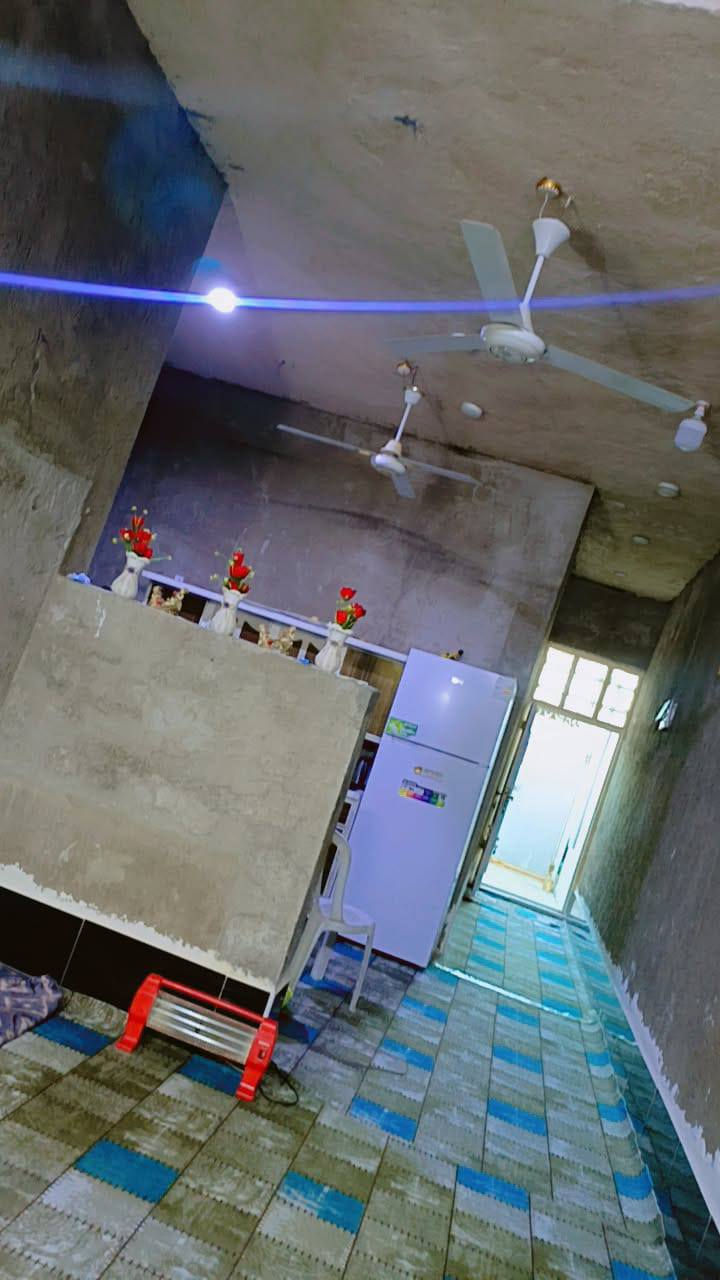 بيت 100 متر🏠🏠🏠    بالنداء منطقه 59 على ساحة مقابيل البيت حديقة تابعة للبيت 🛤️🛤️
بناء درجة اولى صب كونكريت
يتكون من غرفة وصالة ومطبخ واستقبال وطرمة 
البيتونة بعدها ماكاملة والبيت عايز الصالة والمطبخ والاستقبال بياض فقط الارضيه كامله بورسلين 
أما الغرفة كاملة بياض والأرضية بورسلين مع الحمامات 
سعره 75 وبي مجال 
مكلف بالنشر ....
الاستفسار اتصل على الرقم
‏‪***********‬‏
