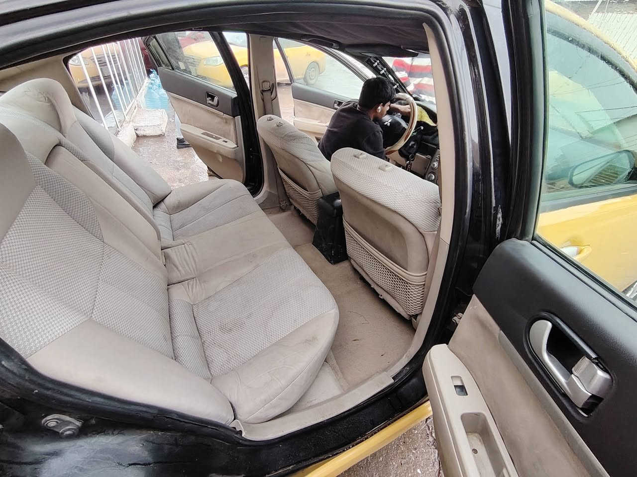 السلام عليكم ورحمة الله وبركاته كالنت للبيع 2009 محرك 2400 بسمي صفره رقم كركوك انكليزي مصفره من كلشي سياره بسمي تتحول ثاني يوم بكان سياره بغداد جسر ديالئ القديم الاستفسار *********** السعر 65 وبيه مجال
