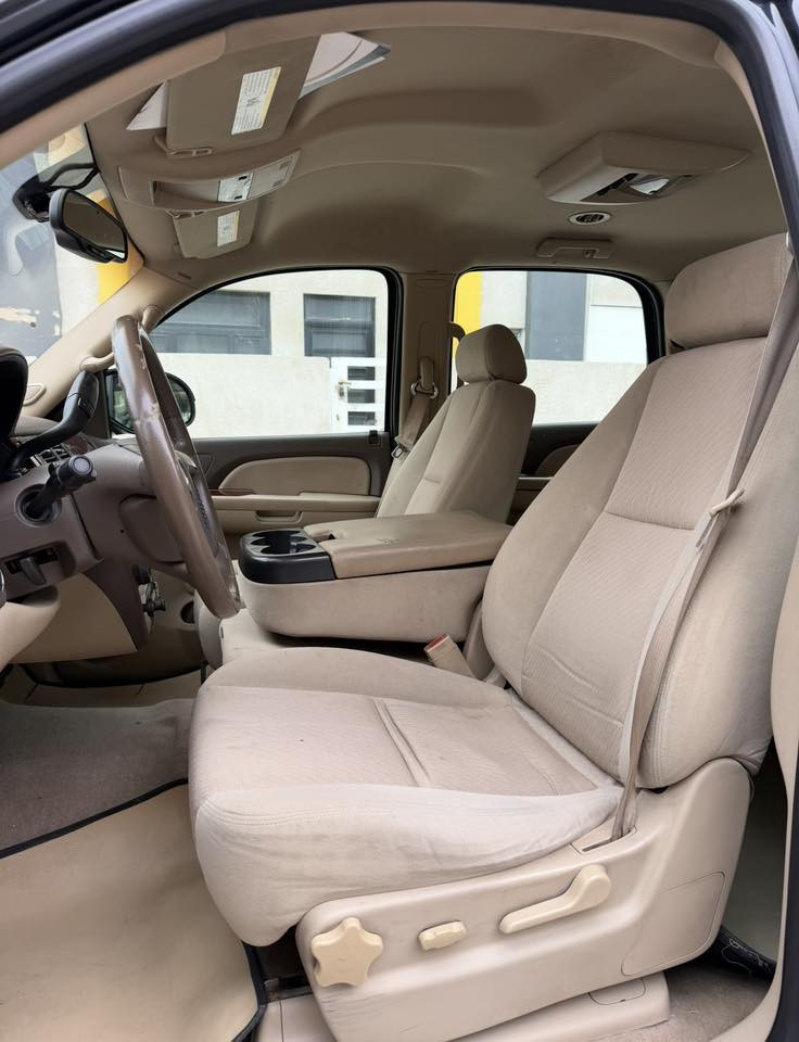 تاهو 2009 ادوات ادوات
خليجي بيه صبغات ابيعلك حزام وهيه مو حزام بس اني ابيعلك حزام 
مكفوله لغد شاصي تكم كص كله كفاله محرك كير كفاله 
محرك 5300
سياره لك وجديده 
مكان سياره بغداد 
سعر 86 قفله 
***********
