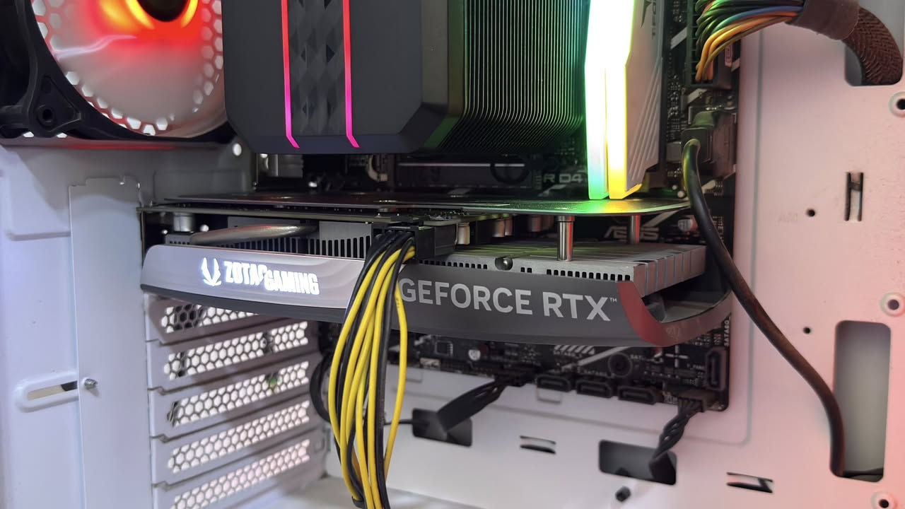 RTX 4060 zotac 8gb مروحتين
نضيف مامفتوح تاخذ ع الفحص 

للبيع او مراوسة بكارت 5060ti
مكاني بغداد حي العامل

***********
