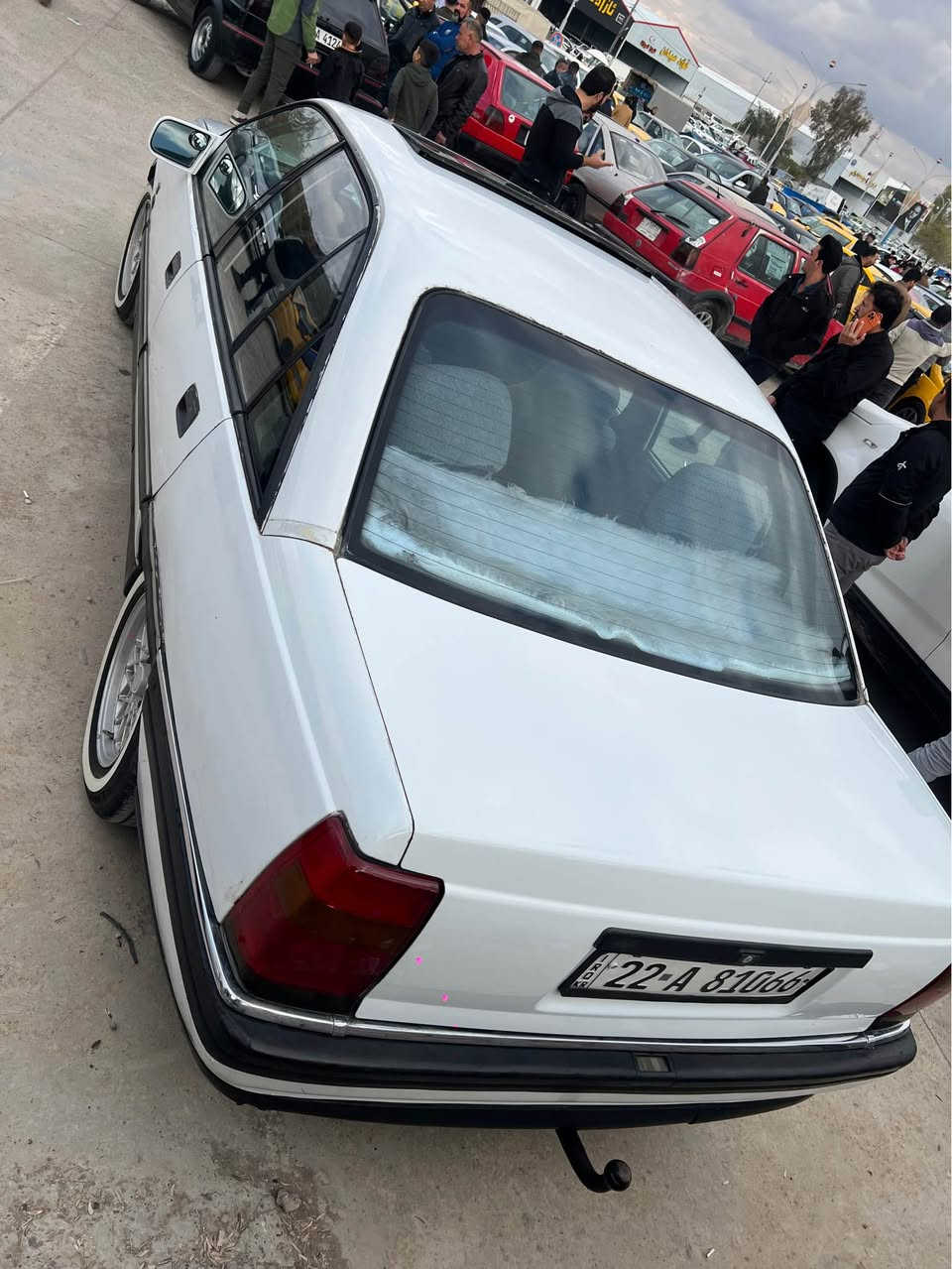 السلام وعليكم 
اوبل اوميكا موديل ٩١ رقم اربيل الجديد
محرك عشرين بلادي كير عادي دفتر بانزين 
كير ومحرك صدر كهربائيات كله ب الشرط
سياره نضيفه ترايها يخبل سعرها ٤٣ وبيها مجال بسيط 
للبيع فقط بدون مراوس هذا رقم صاحبها الشراي يخابر لا يراسل *********** كركوك, العراق
