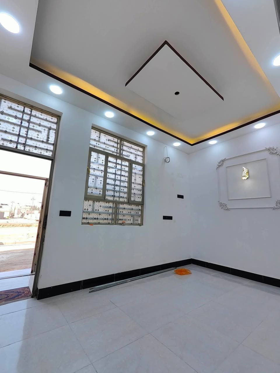 دار حديث اللبيع في كربلاء منطقة بليبل 
مساحة 50 متر طابقين يتكون من غرفتين نوم وصأله مطبخ أستقبأل مغأسل دأخل وخأرج واجهه 5 متر نزال 10 متر 
بناء طابوك جمهوري كافة الخدمات تبليط مجاري ماء كهرباء 
للمزيد من الاستفسار اتصل واتساب *********** *********** ***********
