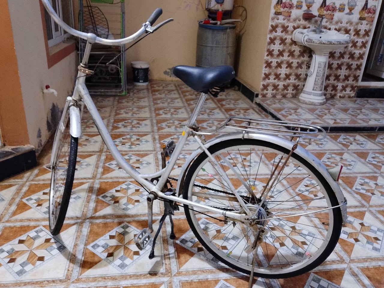 البيسكل البيع السعر المطلوب 40وبي مجال المكان المفرق مكتب بيروت محطه ابو حيدر /*********** رقم الهاتف وبيكم خير ودللو
