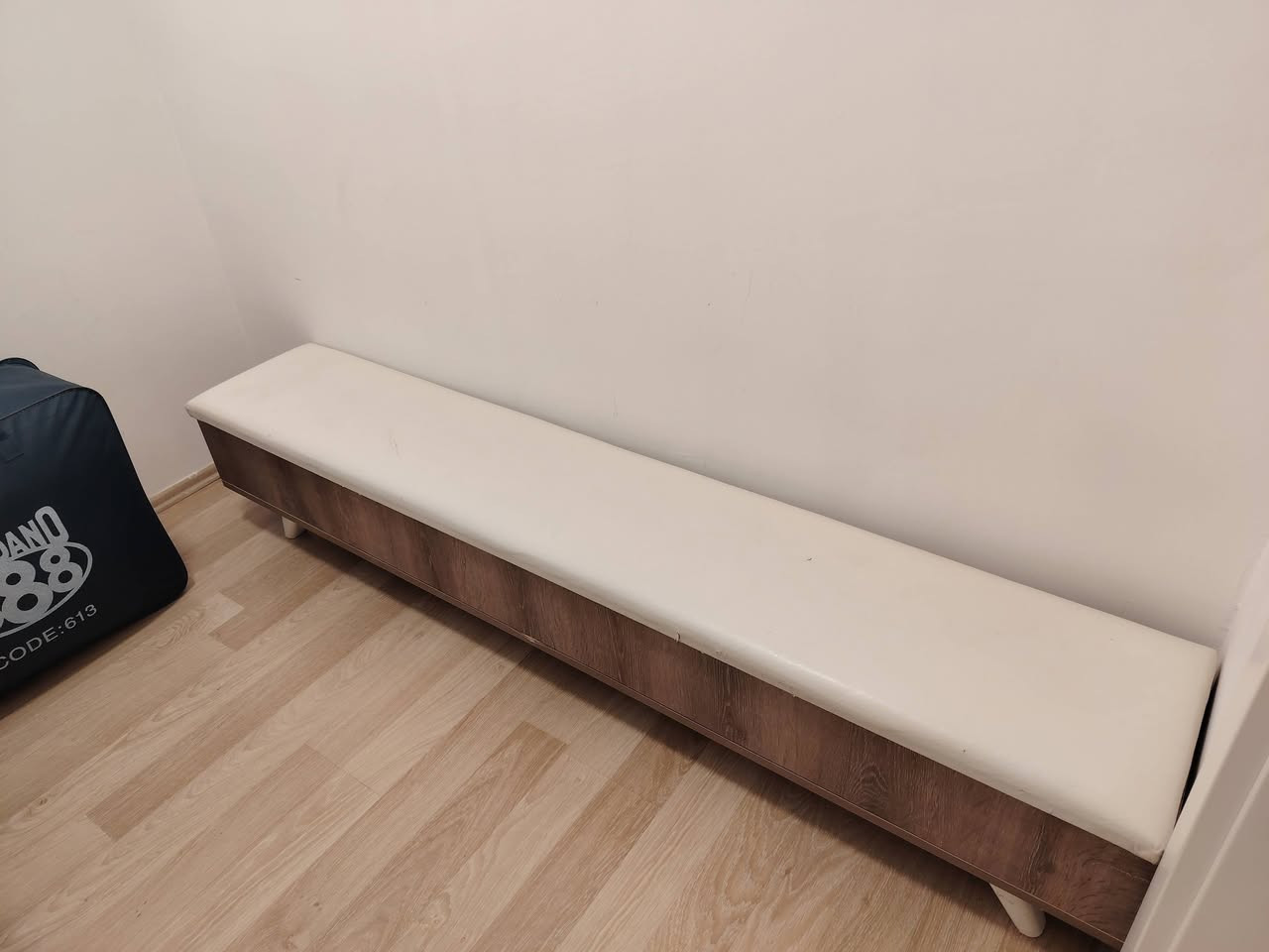 غرفة نوم نظيفة 7 قطع مع دوشك جديد
سعر 350 الف وبيها مجال
للاستفسار والتواصل فقط واتس اب ***********
