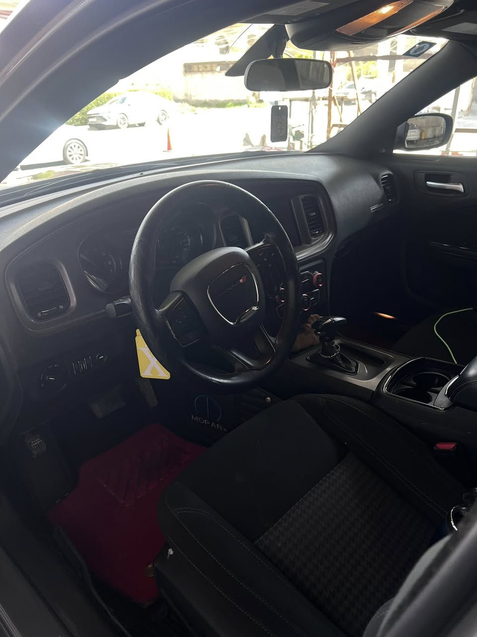 السلام عليكم جارجر sxt 23
مراوس بجارجر rt او اوباما 18 وفوك 
حادثها جاملغ خلفي بدون دواخل وبدون ايرباك وبيها 3 قطع كلير من امريكا فقط 
مكانها حي الجهاد 
***********
