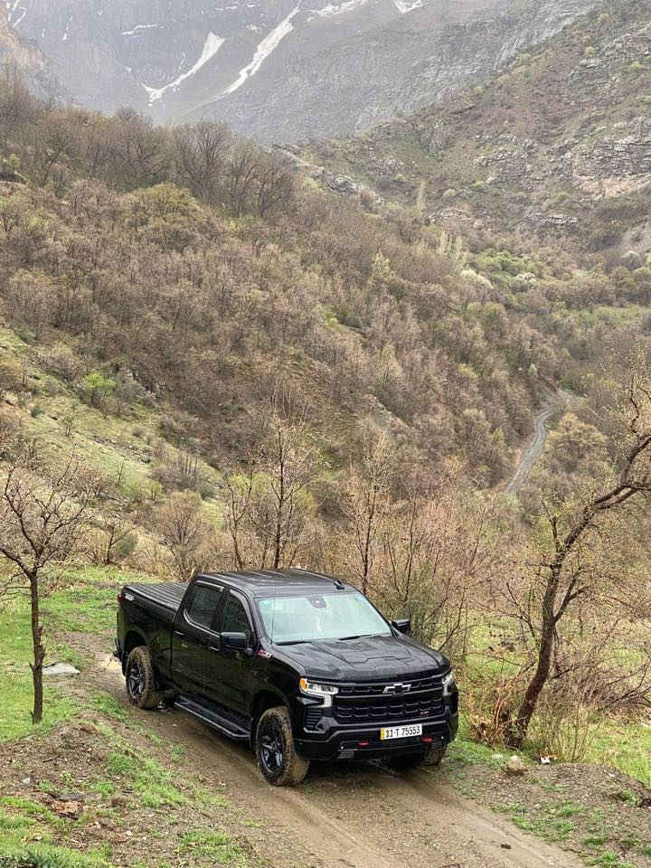 سلفرادو  Z71 فئة تريل بوس مواصفاته حلوة ترفيع بلادي شاشة ودشبول تاهو ٢٥ كير طرح 8 سلندر 5300
 صوت الاكزوز من الشركة رياضي  
بصمه ابواب 
جنطة كهرباء
تشغيل عن بعد 
كشنات جلد
كشنات تدفئه
اناره بلبدي 
اناره بلمري
لايت وبجم تاهو 
ليدات اماميه
كامرتين خلفية
بلوجكتور زنون بلاد
تحكم ستيرن جهتين 
ستيرن هيتر 
سايد بريك كهربائي 
نظام اطفاء
قطعتين تبريد 
نظام خرائط ملاحة وكار بلي
رادار وتحديد مسار
السيارة جديدة جداً ومميزة من حيث الاضافات والمواصفات وبعد بيهه هواي مواصفات
السعر 320 
 للتفاصيل اكثر مراسلة : 
***********
