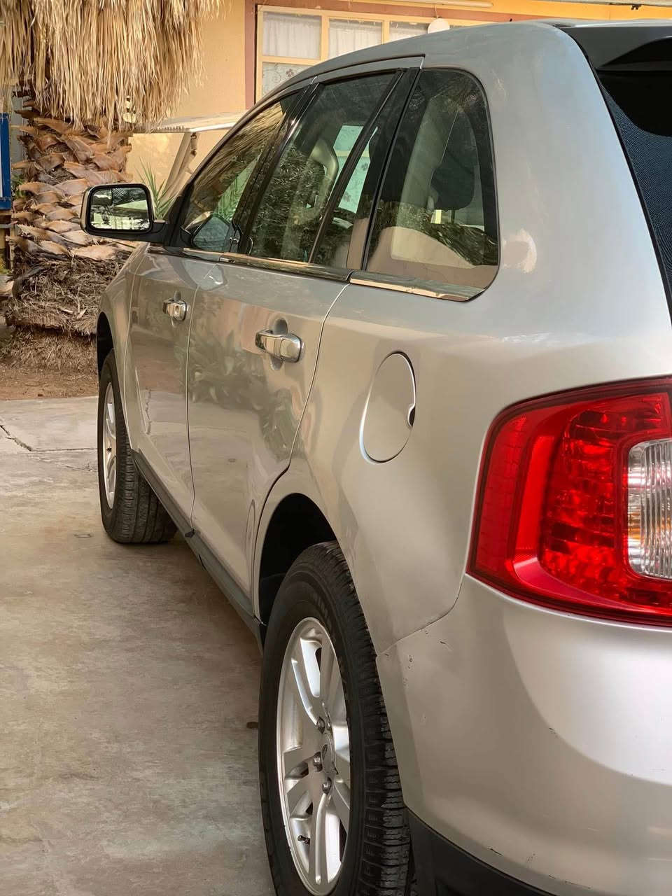 سلام عليكم 
🩶 بِسْمِ اللهِ الرَّحْمٰنِ الرَّحِيمِ 🩶

🚗 فورد إيدج 2011 — نظيفة جدًا ومميزة 🚗
 $سعر 115💵💵💵
‏                                                   
موديل 2011
محرك 6 سلندر 🚀
سيارة بدون صبغ بدون ضربه
سيارة كفالة عامة كير محرك بشرت
شاشة  
- ستيرن ڤوليوم - تحديد سرعة - 
- لايت ليد ….
بعد هواي مواصفات 
سنوية رقم جديد 
معرك گير تحويل غرامة بشرط 
سعر مناسب 💵 115$
مكان اربيل 
رقم هاتف ☎️ 
*********** ☎️ واتساب 
*********** ☎️ واتساب أربيل, العراق
