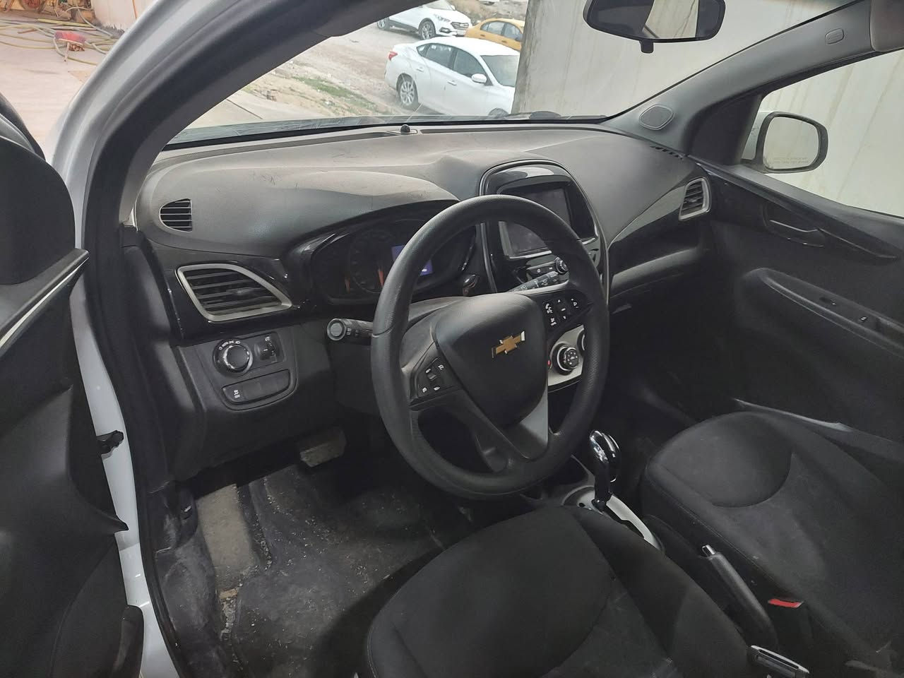 سپارک موديل 2021 LT للبيع فقط ،
سياره ضررها جانبي بجم وخلف كبس بدون دواخل ،
5 قطع بي صبغ ، محرك ،كير ، حداديه طخم كلها شرط ،
رقم وسنويه جدیده الی 2029 تحویل + وکالە ب شرط ،
السعر :- 86 $ وبیها مجال عنوان بردرش بین عقرە و موصل ،
 ،،،،،،،،،،،،،،،،،،، *********** ،،،،،،،،،، واتساب + فایبر ،،،،،،،،،،،،،
