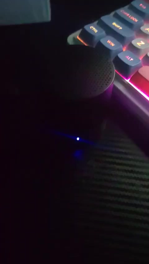 إذا بعد إذنك تنشري هاي عندي ميني سبيكر من هواوي أخو جديدة مع كرتونة تشتغل بلوتوث صوتها عالي تنشبك ع كمبيوتر و تلفون اي اندرويد او هواوي بدي فيها 25 ألف

سبب البيع ركبت نظام صوتي ب البيت

***********
