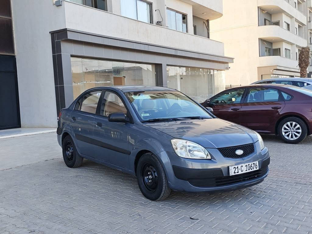 كيا ريو موديل 2009
سعر 68 بي مجال بصيط
بيها قطعتين ونص بدون دواخل بدون ضربه
محرك كير صدر تايرات تبريد كول شرط سنويه جديد بسمنه شرط تحويل *********** كركوك, العراق
