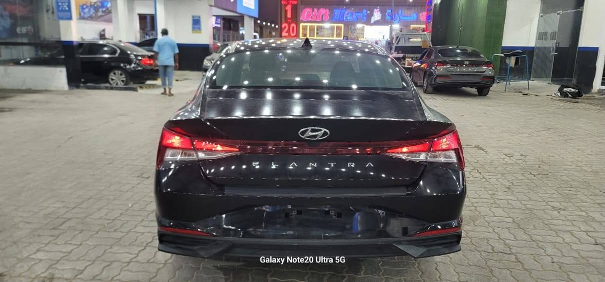 السلام عليكم
النترا 23 وارد امريكي فول

ماشيه ١٢ الف 

 بدون بنوراما معوقين رقم بغداد

معوق موجود سياره جديده 

سياره كير AT.  كير مكينه مكفول
منظومه زنون
مكان بغداد 

حادثه فقط جاملغ وبيه رش من صفحه السايق

شراي اتصل او واتساب

***********
