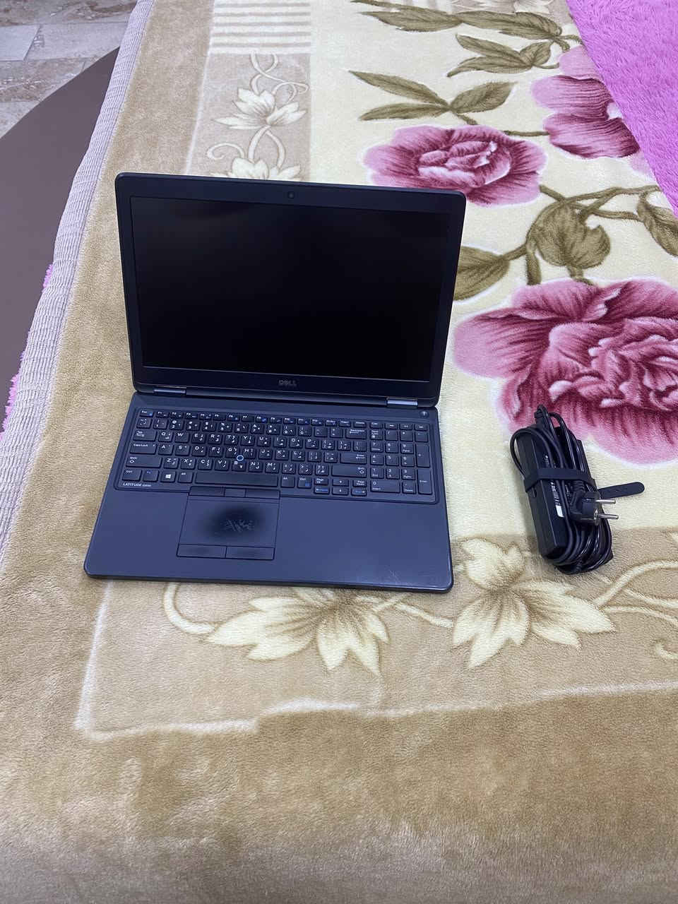 سلام عليكم حاسبه لبيع جديد. ونضافه ١٠٠ سعر ٢٠٠ وبيه مجال


**إذا كنت صاحب هذا الإعلان وتريد حذفه لأي سبب، رجاءا أرسل رسالة إلى الدعم الفني**