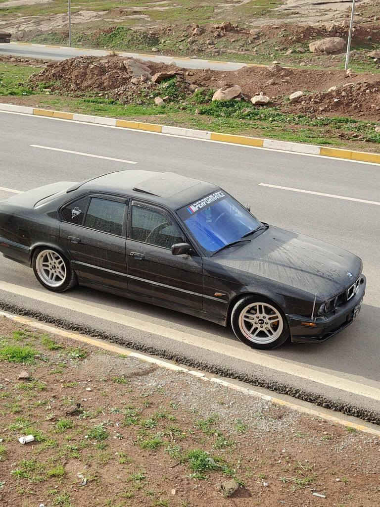 سەرەتا بەناوی خوای گەورە و میهرەبان bmw 525i گێڕ تۆماتیک فوول مواسەفات مۆدێل 1992 ئاڕم هەولێرە پاکانە و هەموو شتی بۆ کراوە بە شەرتی غرامە گێڕ و مەکینە و تەقەو ڕەقە بەشەرت سڵایت شاشە ئایپات چوار جام کارەبا بۆنیت گەورە پێش گەورە تەبریت مەرکەزی تەبریت لەسەر سویچ سارد و گەرم کارەبای و گشت گیانی مەزبووتە ویل 17 M لایت ئەڵقە سەیارەکە حیزامە بۆ جوانی بێ دەعم بێ لێدران هەتا بڵێی شتێکی جوان و پاکە ماڵی دۆستە بۆ زانیاری زیاتر پەیوەندی بکە ژ.م *********** كويسينجاك, أربيل
