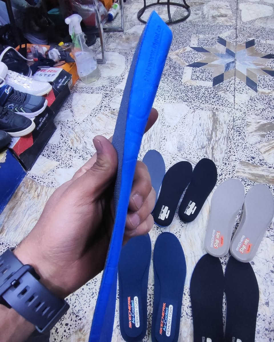 دبان ماركة SKECHERS أصلي اورجنال 
يوجد نوعين 
نوع سكجرز ارج فت مفيد جداً للأرجل المسطحة فلات فوت 
نوع سكجرز للأرجل المقوسه 
مفيد جداً للوقوف الساعات الطويلة.
والراحة والسعادة لأجلكم 

متوفر قياس من ٤٠ الئ ٤٦ 
السعر القطعه ١٠ ألف 
مكان كرادة داخل مجاور دايموند مول في فرع علاء حداد محل الإيطالي


**إذا كنت صاحب هذا الإعلان وتريد حذفه لأي سبب، رجاءا أرسل رسالة إلى الدعم الفني**