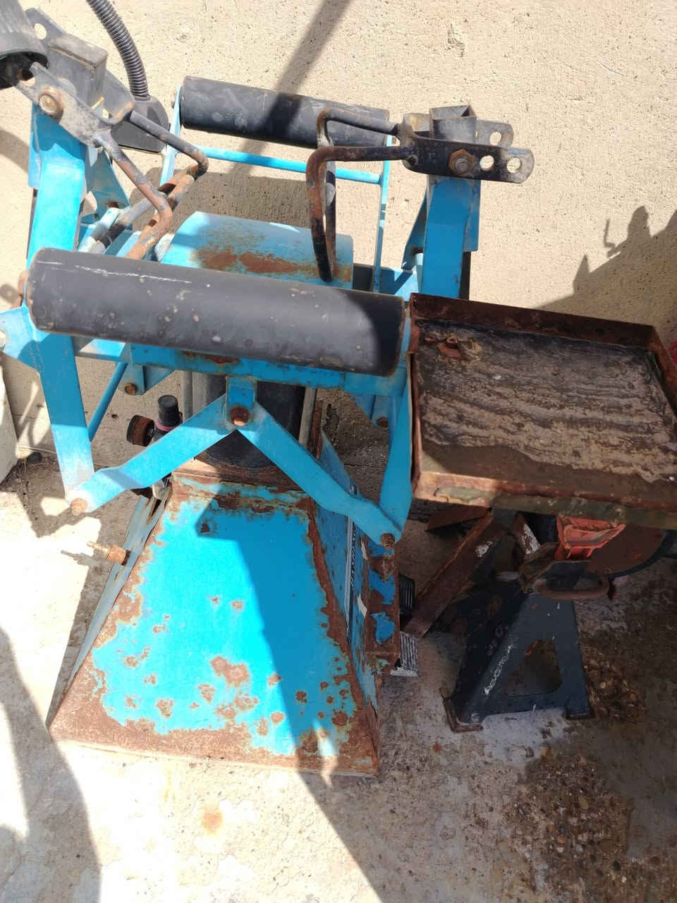 البيع خالع حجم 24سعر 500بيهم مجال وجك هواه 100 شلاخه 100مكان بغداد شراي يتصل ***********
