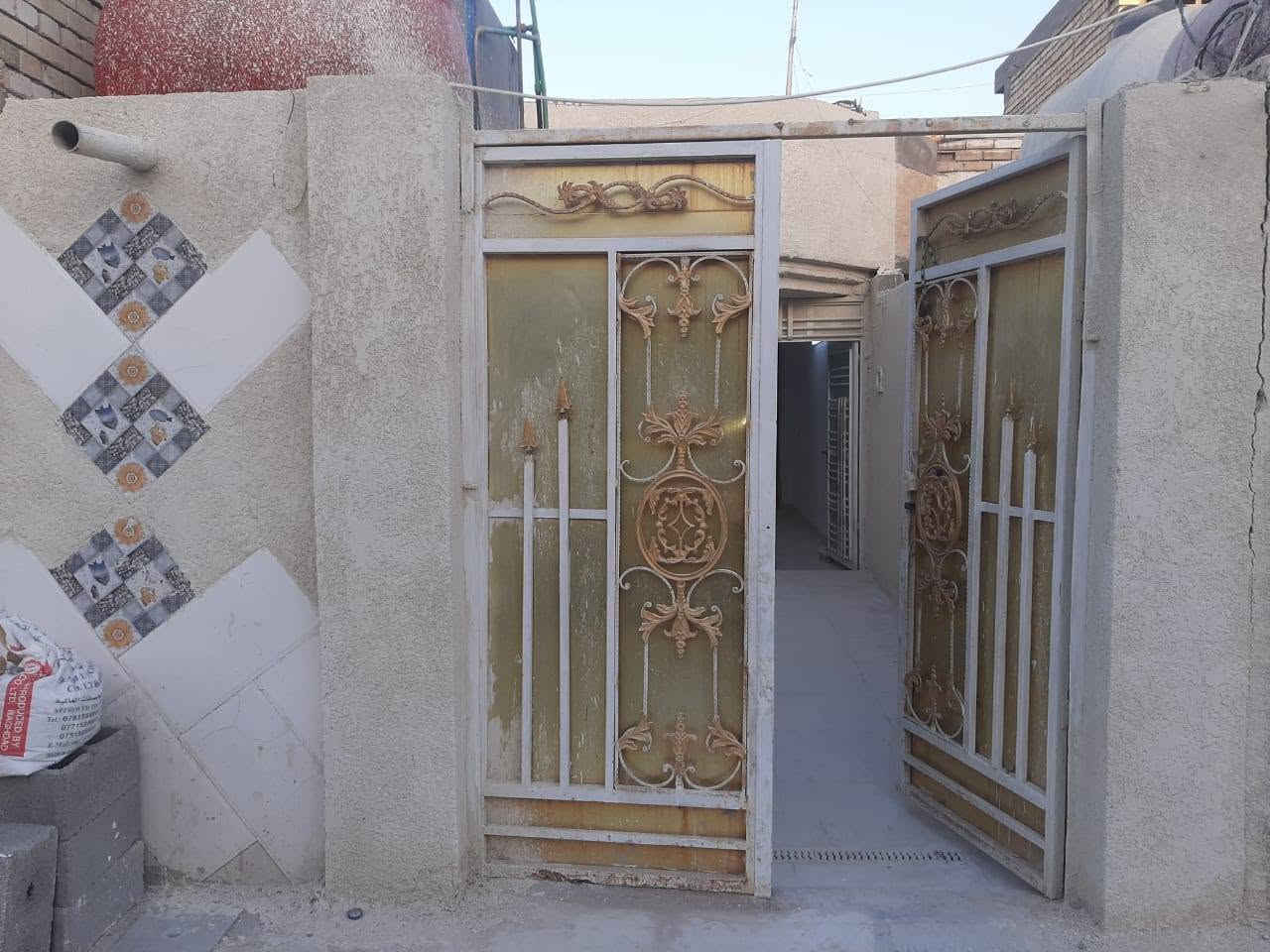 السلام عليكم ورحمة الله وبركاته اخواني الأعزاء نعرظ إليكم بيت في منطقة الدسيم المساحه 90 متر الواجه 4 والنزال 20 بفرع أسواق تبارك الرحمن للإستفسار الاتصال على الرقم *********** واني بخدمة  وبيه وتساب الرقم اخواني البيت سعره مناسب الحاب يشتريه
