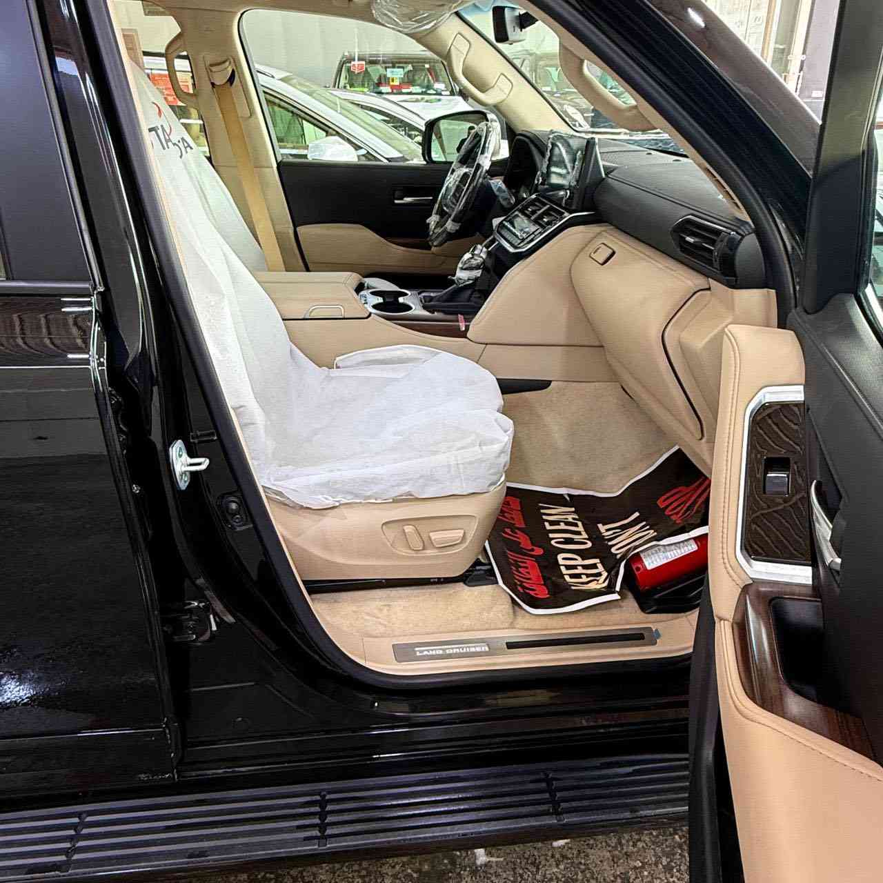 معرض المناخ لتجارة السيارات 
لاند كروز بلاك ادشن 
موديل 2024
ظمان شركة SAS
مغلفه بيبي اف 
مكفوله كفاله عامه 
ماشيه 17 الف 

لعنوان⬅️بغداد . معارض البياع الشارع الوسط

اوقات الدوام > من الساعة 10 صباحاً الى 8 مساءً

للاستفسار اكثر عن المعلومات ℹ️ اتصل على 
***********
***********
