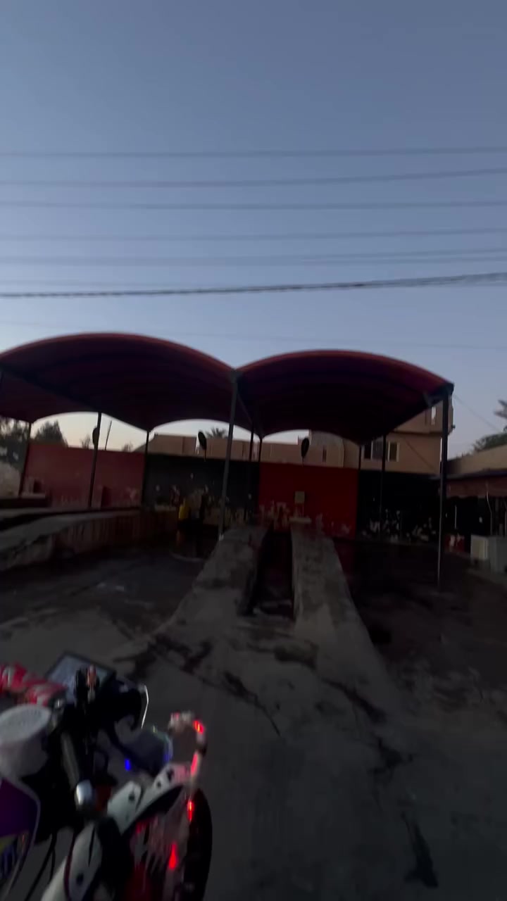 السلام عليكم
دراجه سيفان 5 كير (للبيع🔥❗️
موديل 25 
دراجه جديده ونضيفه 
برغي ممفتوح بيها عل بلاد 
800 وبيهاا مجال 
مكاني ديالى شهربان 
***********
