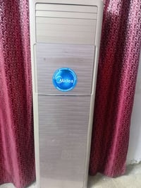 للبيع سبلت كنتوري ٣ طن نوع ميديا شغال مكفول من التصليح بسعر مناسب  ٠٧٧...