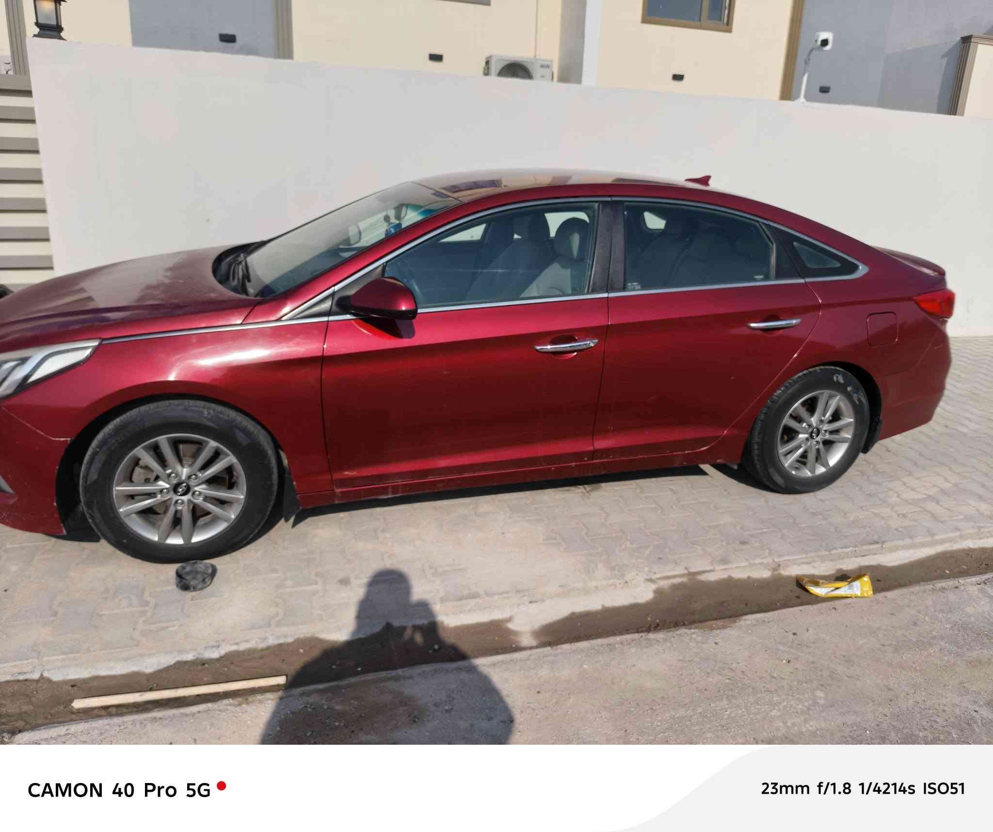 سلام عليكم سياره سنواته البيع 2017 وارد أمريكي جديدة حادثه بس جاملغ سياره فول ويل كب تخم تاير رقم مثنه السعر 105وبيه مجال الاتصال ***********
