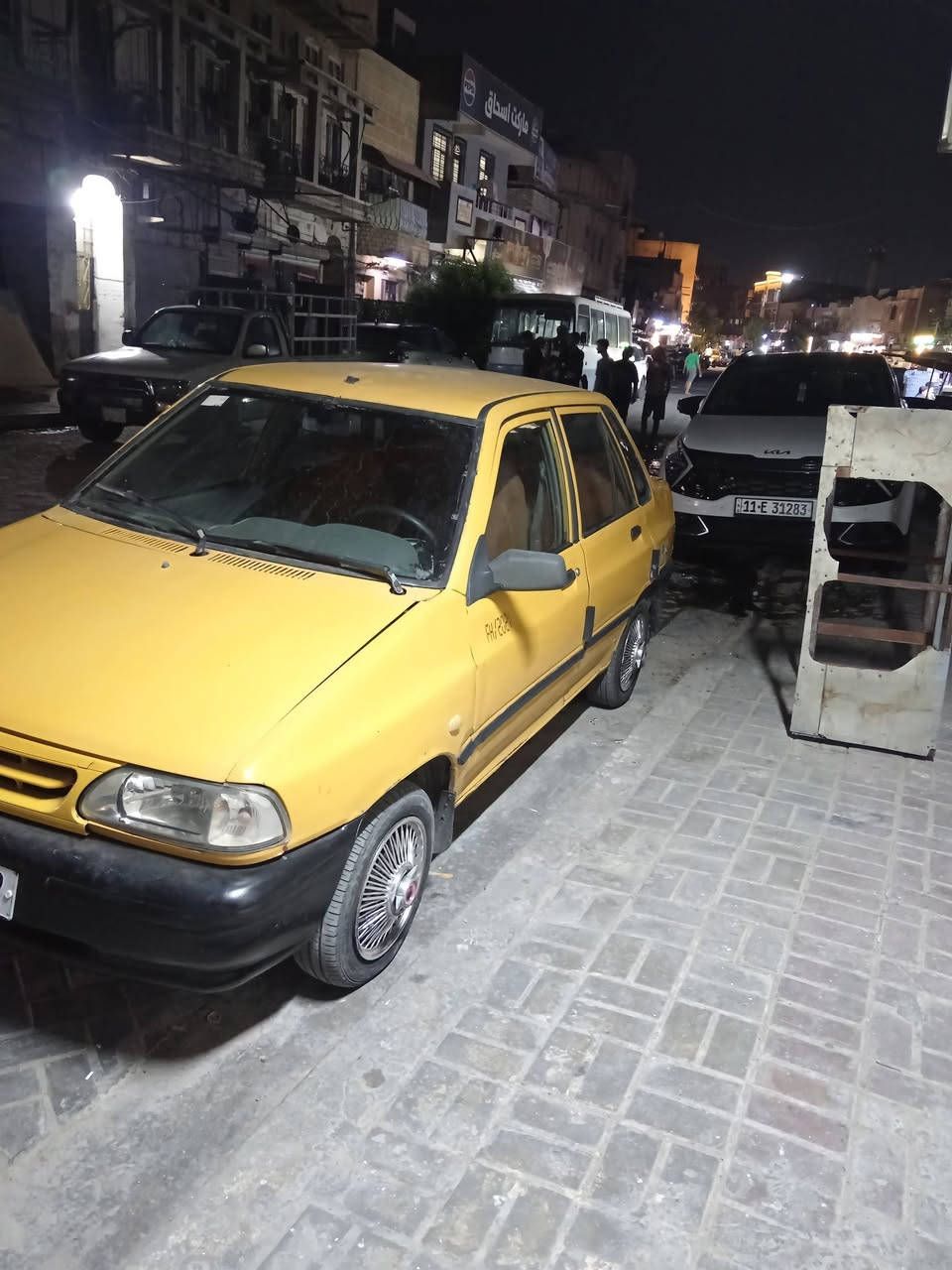 السلام عليكم من رخصة الإدارة المحترمة سايبه موديل ٢٠١٢ سياره جاهزه عده التبريد رقم بغداد نكليزي تحويل مباشر هيئه وغرامات مصفره السعر ٢٢ وبيها مجال بصيط مكان السياره بغداد الكفاح قرب مستوصف الشيخ عمر رقم الهاتف *********** اسف على الإطالة
