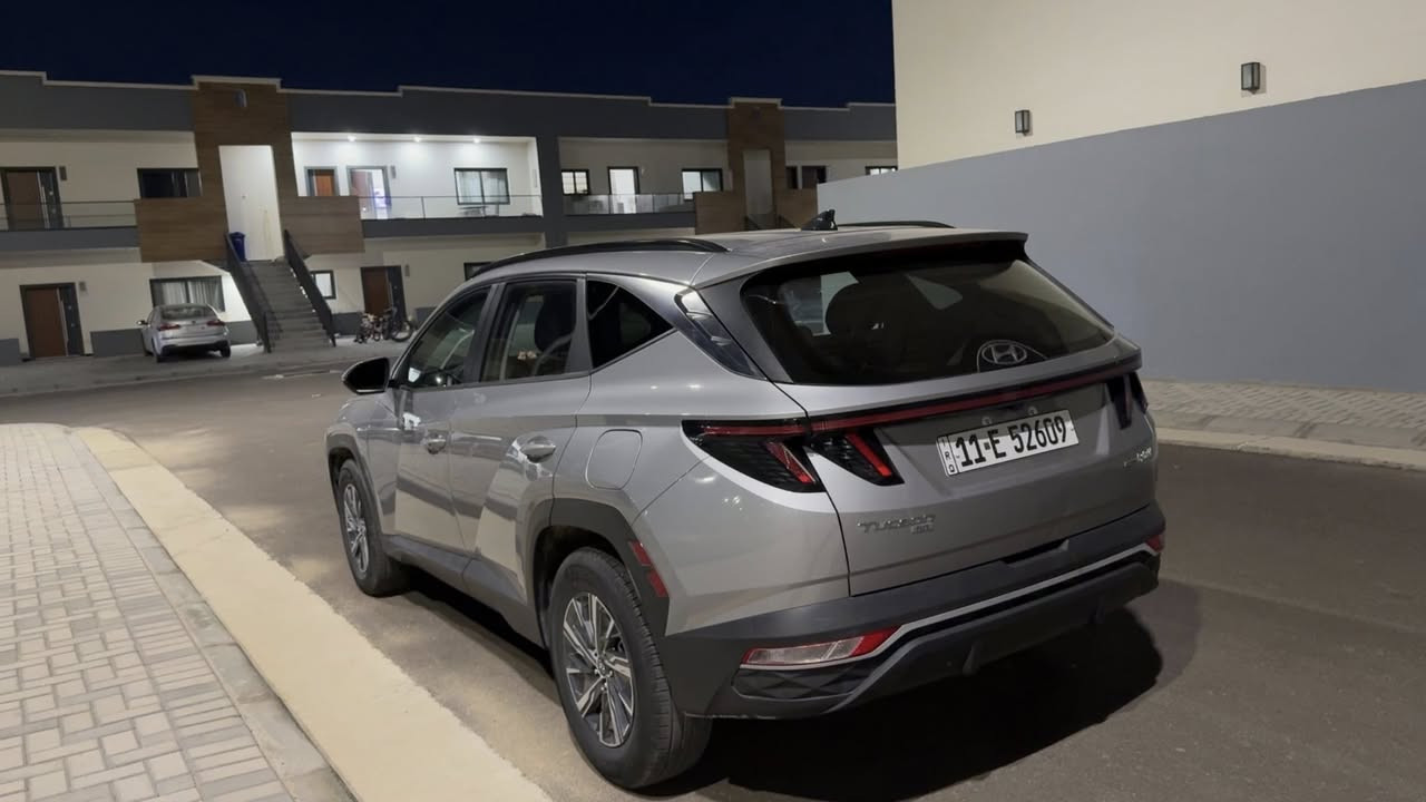 توسان هايبرد موديل 22
حادثها فقط الجاملغ قطعه وحده صبغ
دون ايرباك 
سيارة رقم بغداد سنوية بأسمي تحويل مباشر 
ماشية : 32 ميل
المحرك : 1600 تيربو
المواصفات: بصمة / تشغيل عن بعد / كرسي كهرباء /رادار امامي / رادار جانبي / قيادة الية / فول تحكم ستيرن /
تحديد مسار / كشنات تدفئة / نظام HTRAC فور ويل / مود
درايف / إطفاء ذاتي / مانع انحدار / مانع انزلاق / هندبريك دكمة /
اوتو هولد / شحن وايرليس / شاشة كبيرة تدعم الكار بلاي / كامرة
دوارة / قطعتين تبريد / لايت زينون
الموقع 📍: بغداد الكاظمية 
السعر : 183$ بيها مجال
التواصل بي واتساب : ***********
