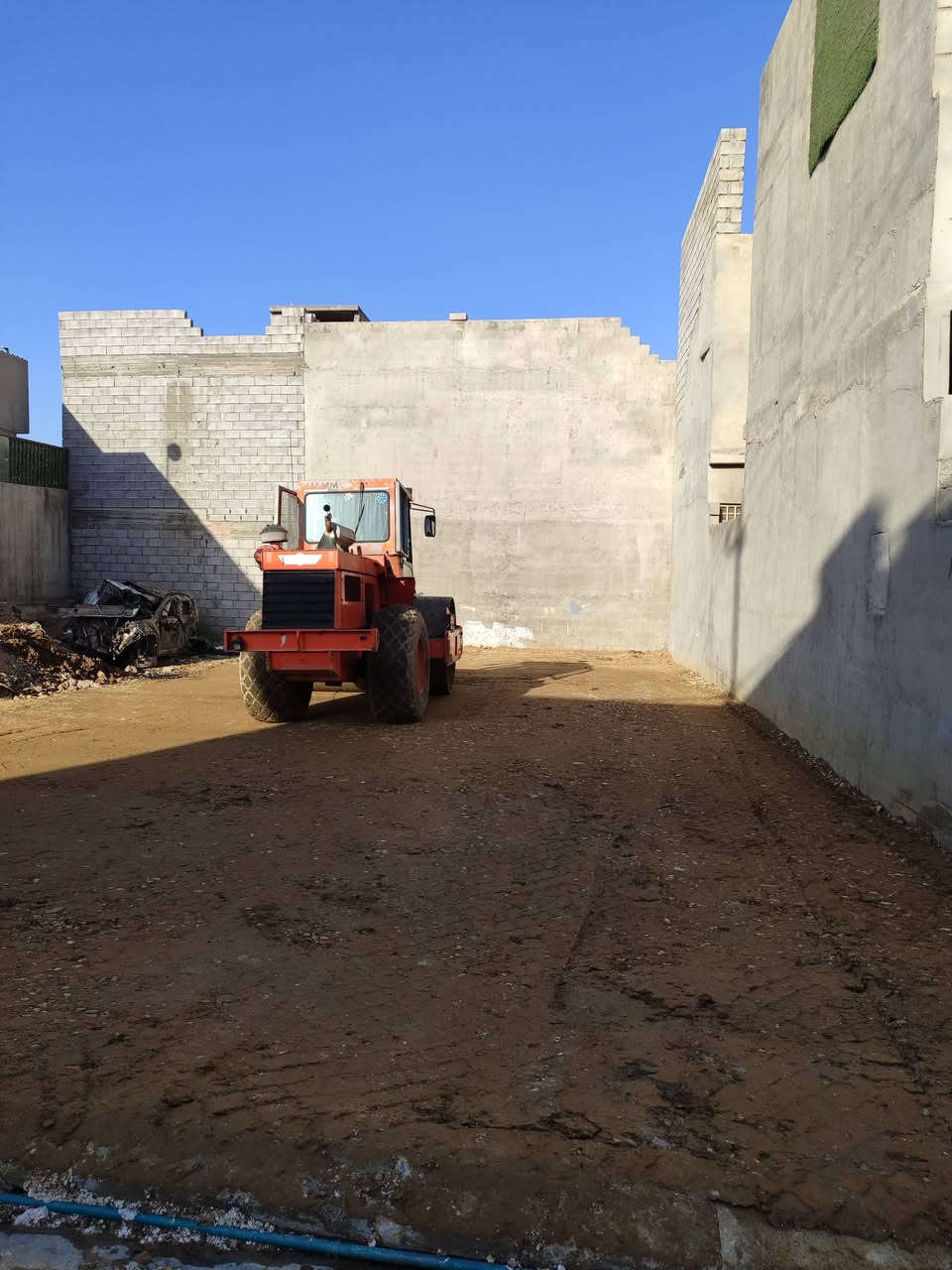 قطعه ارض للبيع القوسيات جمعيه النخيل مساحه١٤٣م واجهه ٨ 
كارت وصل من البلدية قرار تمليك جاهز للبناء تيكله وحادله 
قرب الكلية علوم الحياة قريب جدا على شارع سايدين الدهوك خدمات ماء كهرباء تبليط والفرع كلها بيوت سكني  السعر ٤٢ مليون
اسفسار اكثر***********
