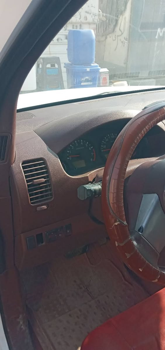 السلام عليكم نيسان نيفارا موديل 2012 كير اوتوماتيك رقم اربيل سنوية لل2027بيها صبغ بنيد شبرين والجاملغ شبرين محرك بلادي ما مفتوح 
كشن منفصل 
العنوان بغداد اللطيفية
السعر 115
رقم الهاتف *********** 
***********
