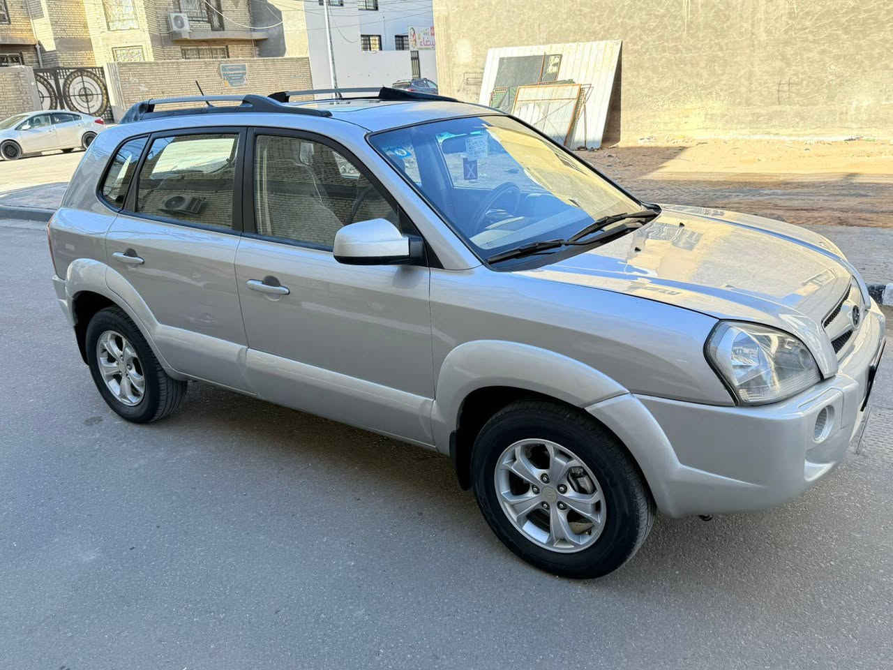 توسان 2009 خليجي فول مواصفات السعر 98 وبيها مجال قليل مكفوله ضربه وصبغ وتبديل رقم الدولي تحويل مباشر تبريد ❄️ دواخل جديده حداديه جديده تخم تاير السياره جاهزه اي نقص ما بيها مكاني كربلاء للستفسار ***********
