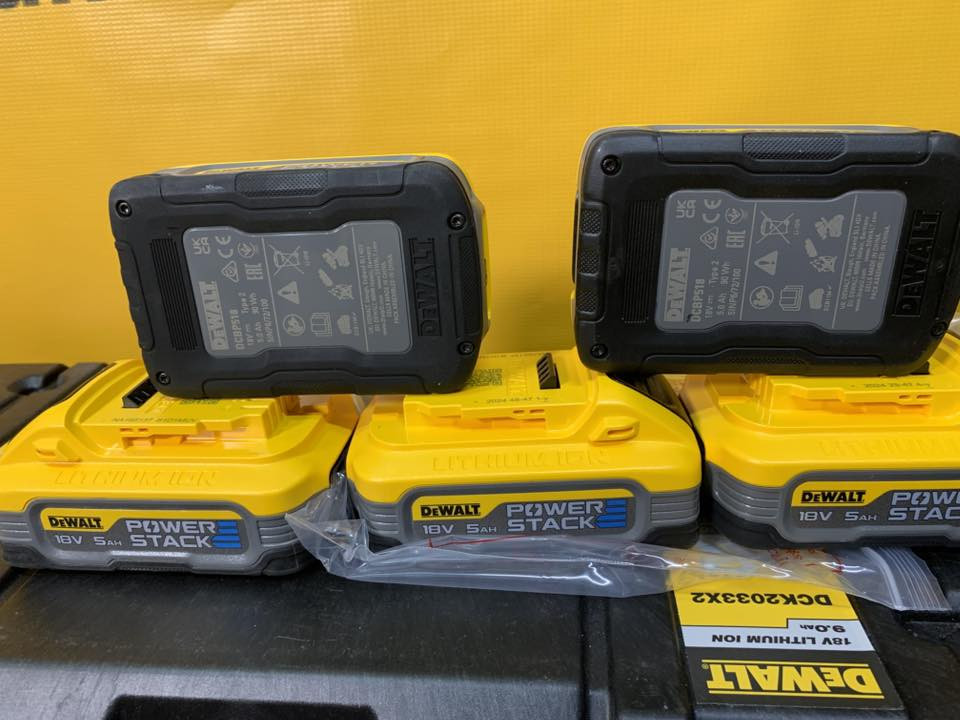 للبيع بطاريه  جديد. ديوالت الصليه  باورستاك 
5  امبير
***********واتساب
