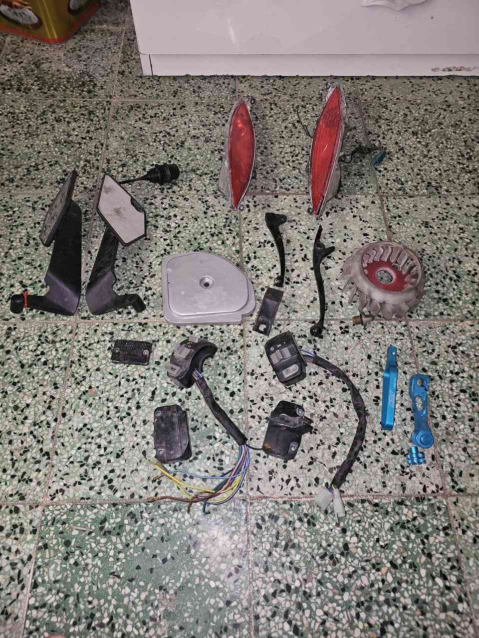 للبيع غراض ماطور ماكس عدله
اصليات مختمه الأغراض عليها تراب هنا نضيفات 
السعر خاص 
رقم ***********
