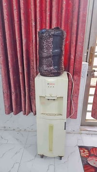 براد ماء يشتغل بارد ثلج ونضيف كلش للإستفسار الاتصال 07808999896