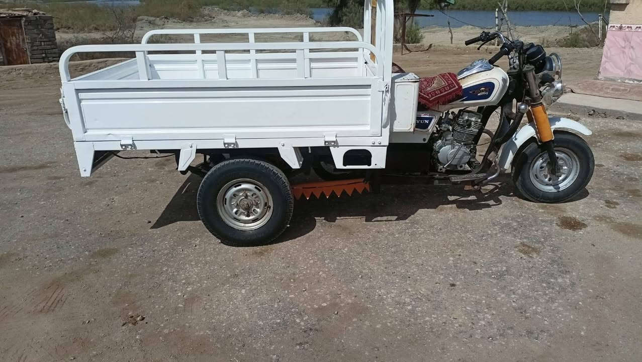 السلام عليكم ستوته اوراق للبيع موديل 2017 بلاديه محرك مامفتوح بدي مصبوغ حراري مكاني ناصرية ناحية الطار السعر خاص ***********
