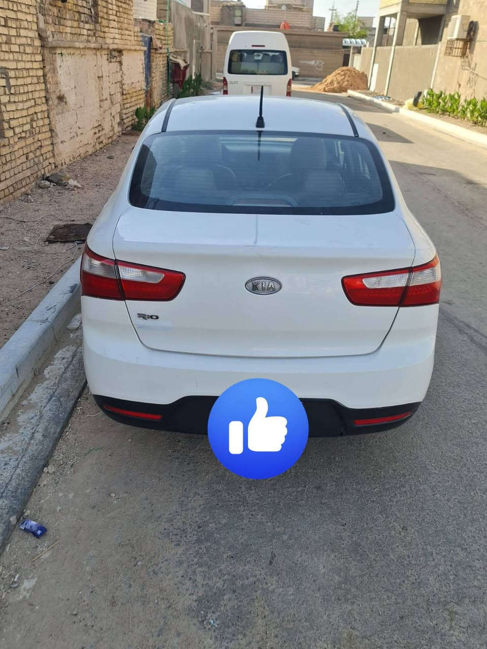 ريو مديل 12 للبيع 
السياره شغاله ومابيها شي وتبريدها حلو  
وبعد كلشي ما اعرف عنها وعلي سعرها 70 وبيها مجال كلش بسيط ... السنوية تنتهي 2031 الرقم الجديد 
***********
