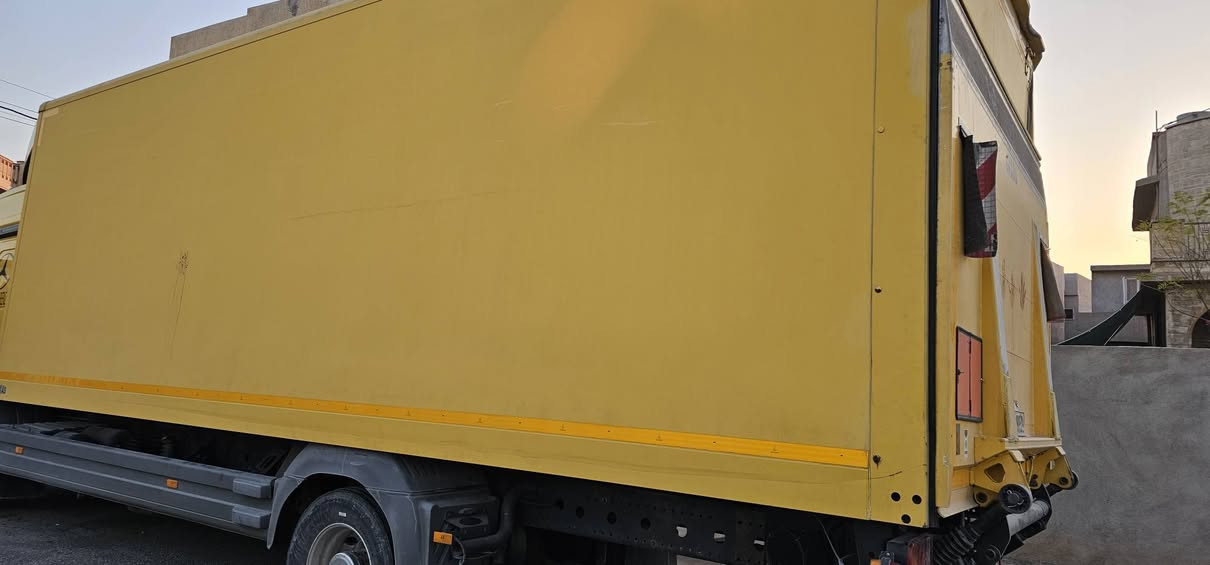 سلام عليكم من رخصه مدير الكروب للبيع حافظه اتيكو اصلي طول ٧ وربع مع باب جك لاستفسار ***********
