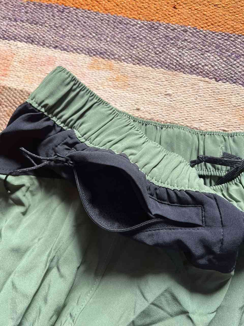 كولمبيا 
شورت برمودا جيلاتين رياضي سوفت 
اورجنال سبشل

قياس ميديم 
السعر والحجز مراسله الصفحه او واتساب


**إذا كنت صاحب هذا الإعلان وتريد حذفه لأي سبب، رجاءا أرسل رسالة إلى الدعم الفني**