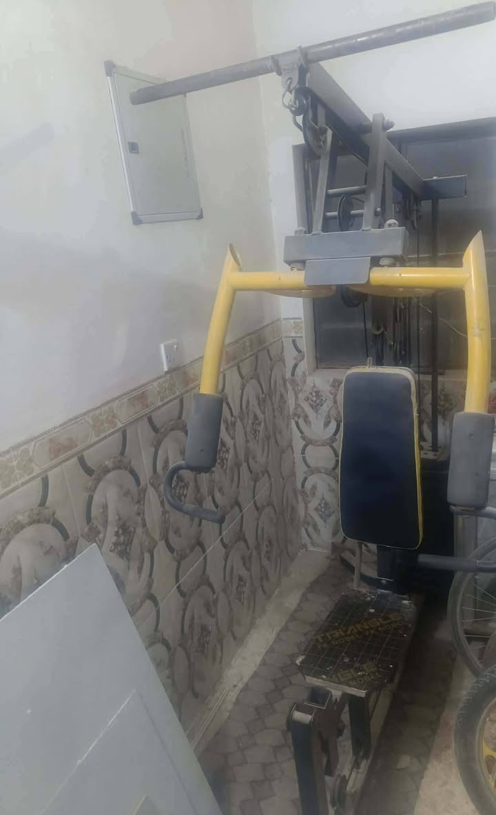 سلام عليكم للبيع نضيفه جدا سعر 160 وبيه مجال مكان الغزاليه ***********
