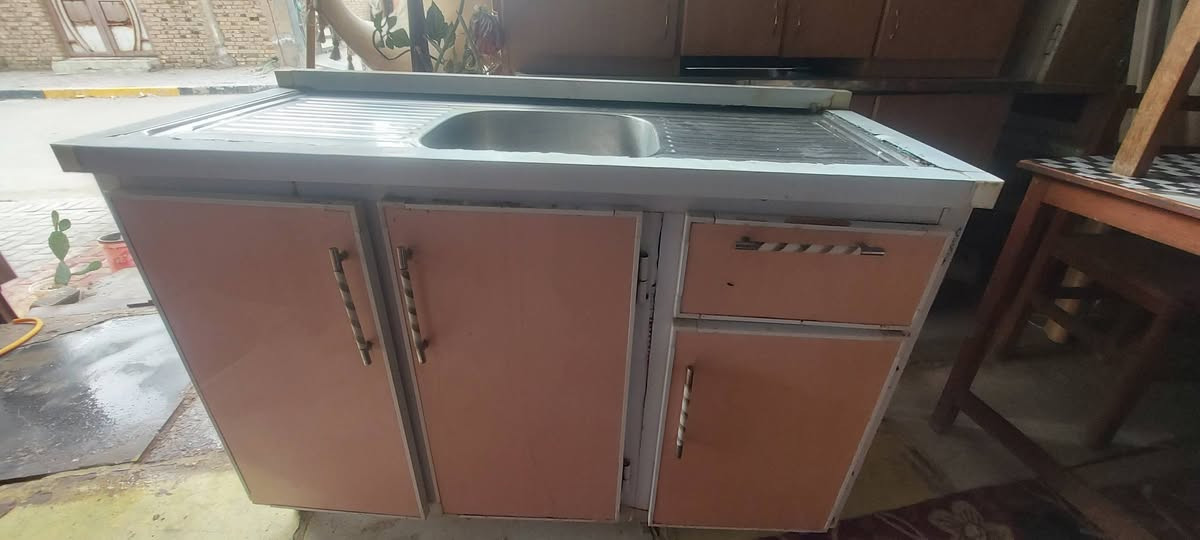 سنك المنيوم 70ديوانيه شارع الخصيمه السايديين قرب زها مول الجهه الثانيه جهه قصابيه السجاد داخل الفرع بضبط *********** ديوانية, القادسية
